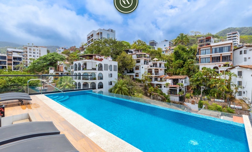 Amazing 2BR Condo in Romantic Zone - Rooftop Pool