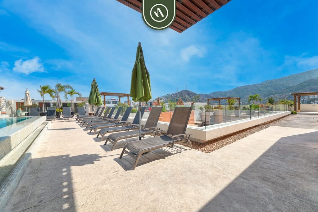 Amazing 1 BR Condo in Romantic Zone - Rooftop Pool