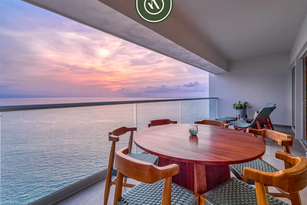 Luxury Oceanfront 3 BR Condo - Pools