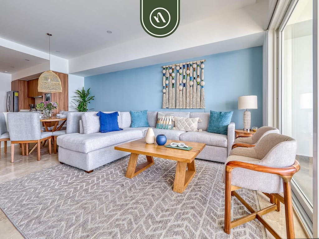 Luxury Oceanfront 3 BR Condo - Pools