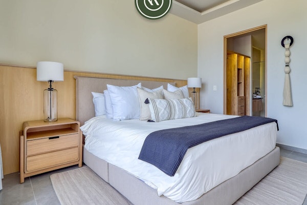 Luxury Oceanfront 3 BR Condo with Balcony