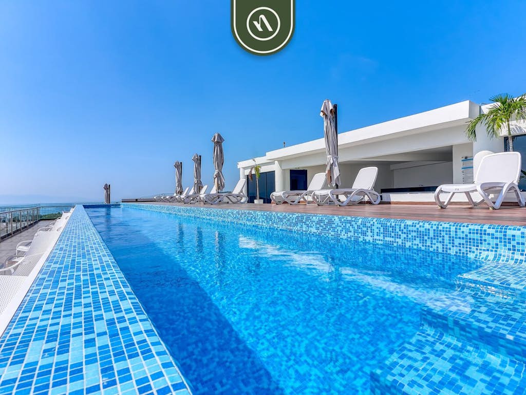 Bahiban 404 | 3BR/3BA Ocean View, Pool & Beach