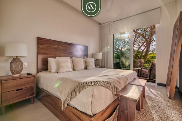 Luxury 2 BR Condo near Golf Courses and Marina