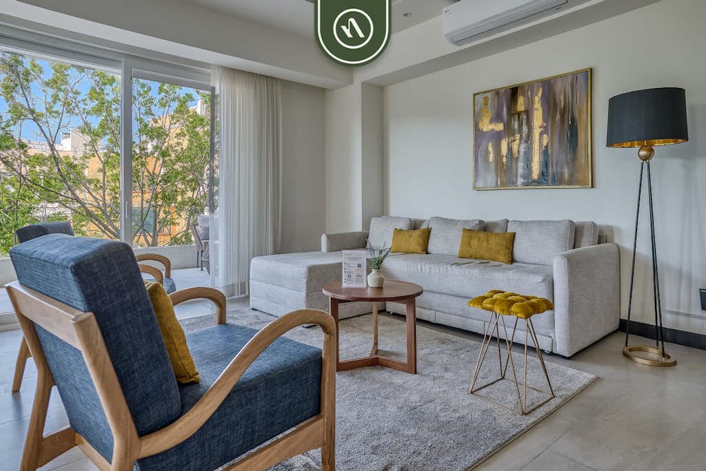 Luxury 2 BR Condo near Golf Courses and Marina