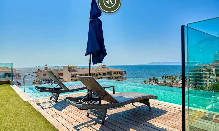 Centric 1 BR Condo with Amazing Rooftop Pool - Gym