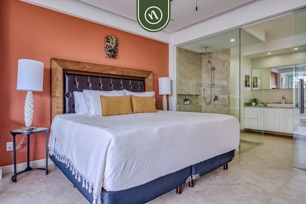 Stunning 2 BR Condo in Romantic Zone - Pool