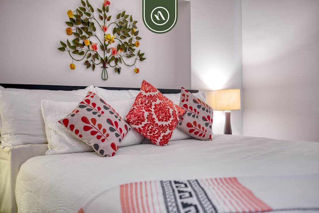 Amazing 1 BR Condo - Zona Romantica - Rooftop Pool