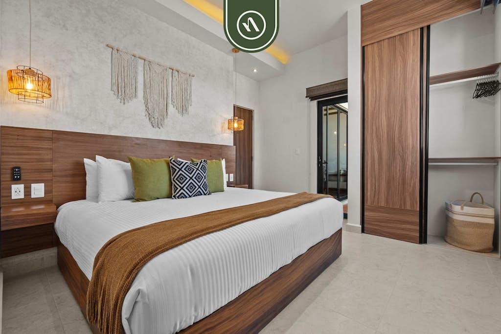 Luxury 2 BR - Downtown - Pool - Sunset in Terrace