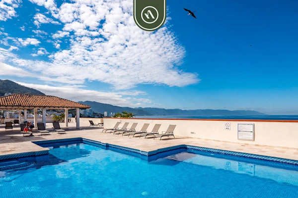 Beachfront 2 BR Condo in Romantic Zone - Roof Pool