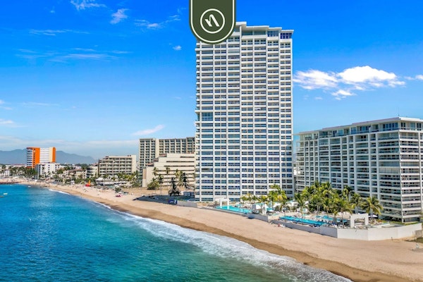 Beatiful Oceanview 1 BR Condo - Pool - Beach