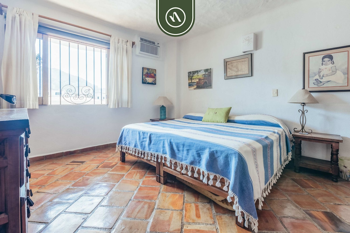 Oceanview 2BR Condo - Romantic Zone - Rooftop Pool