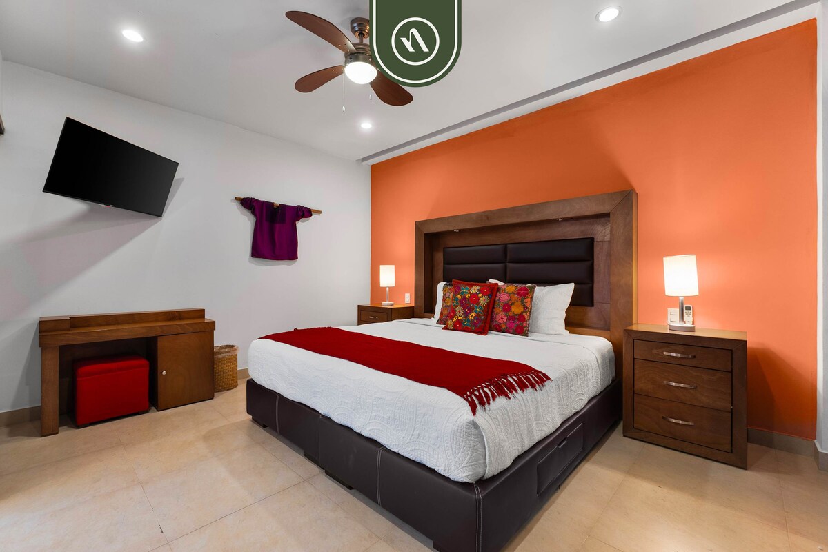 Elegant 2 BR Condo with Amazing Rooftop Pool