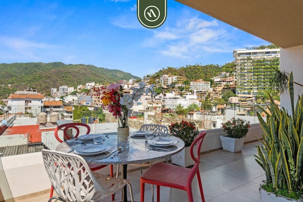 Amazing 1 BR Condo in Romantic Zone - Rooftop Pool