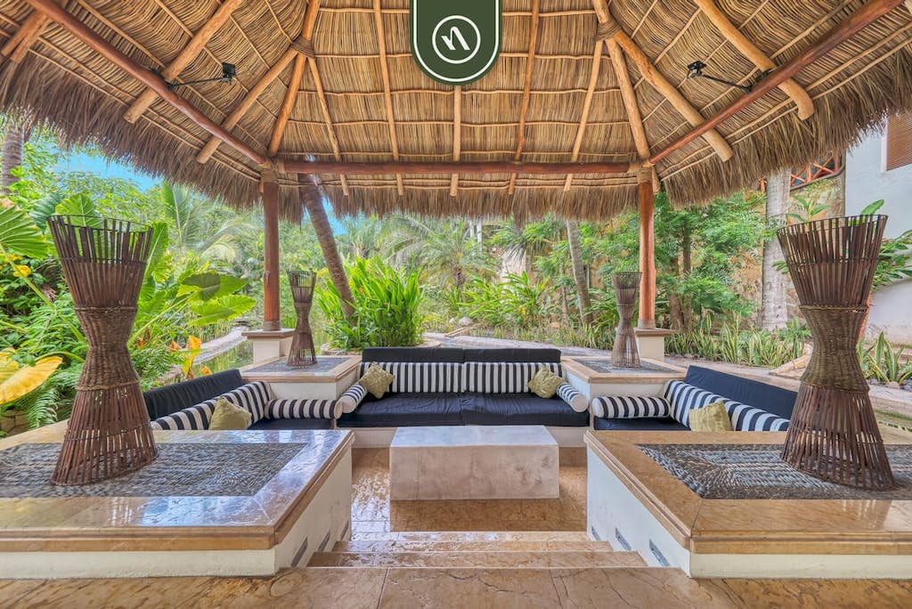 Amazing 2BR Condo - Lagoon Pool, Golf