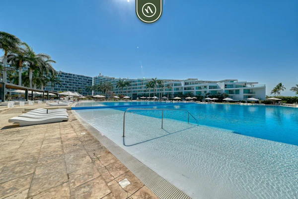 Ocean view 2BR Condo - Private Terrace - Beach