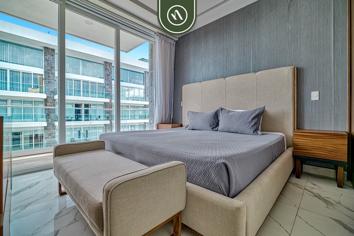 2BR Condo with Private Balcony - Padel Court