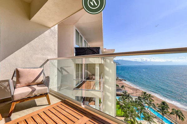 New Oceanview Condo with Beach - Pools - Gym