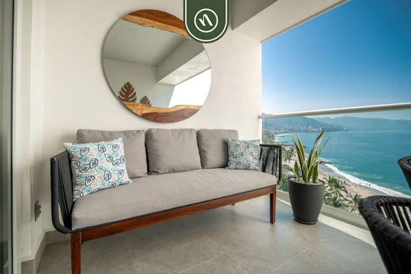 Luxury Beachfront 1BR Condo 8 Pools + Rooftop Jacuzzi Harbor 171