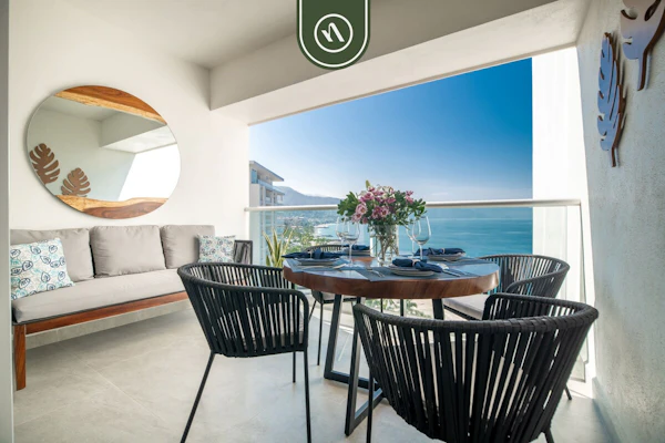 Luxury Beachfront 1BR Condo 8 Pools + Rooftop Jacuzzi Harbor 171