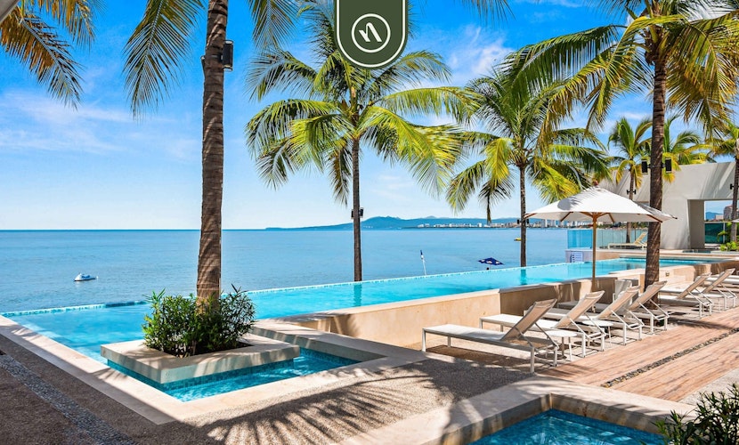 Oceanview 1 BR Condo with Pools and Beach Access