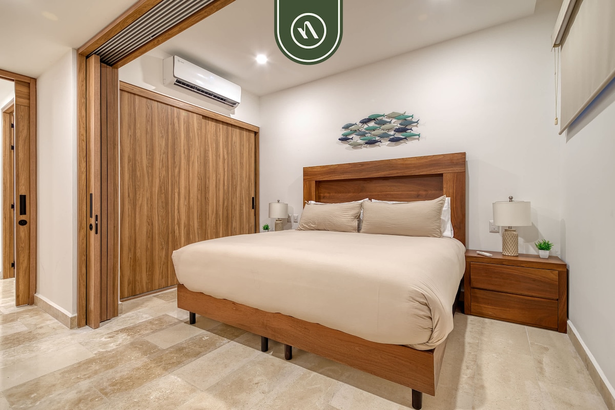 Oceanview 1 BR Condo with Pools and Beach Access