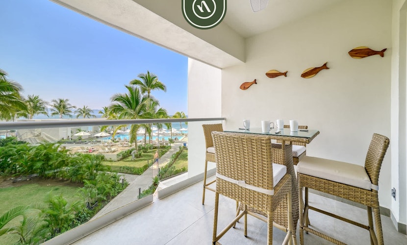 Oceanview 1 BR Condo - Beach - Multiple Pools