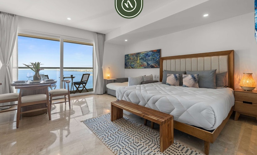 Luxury Studio with Oceanview - Beach - Pool - GYM