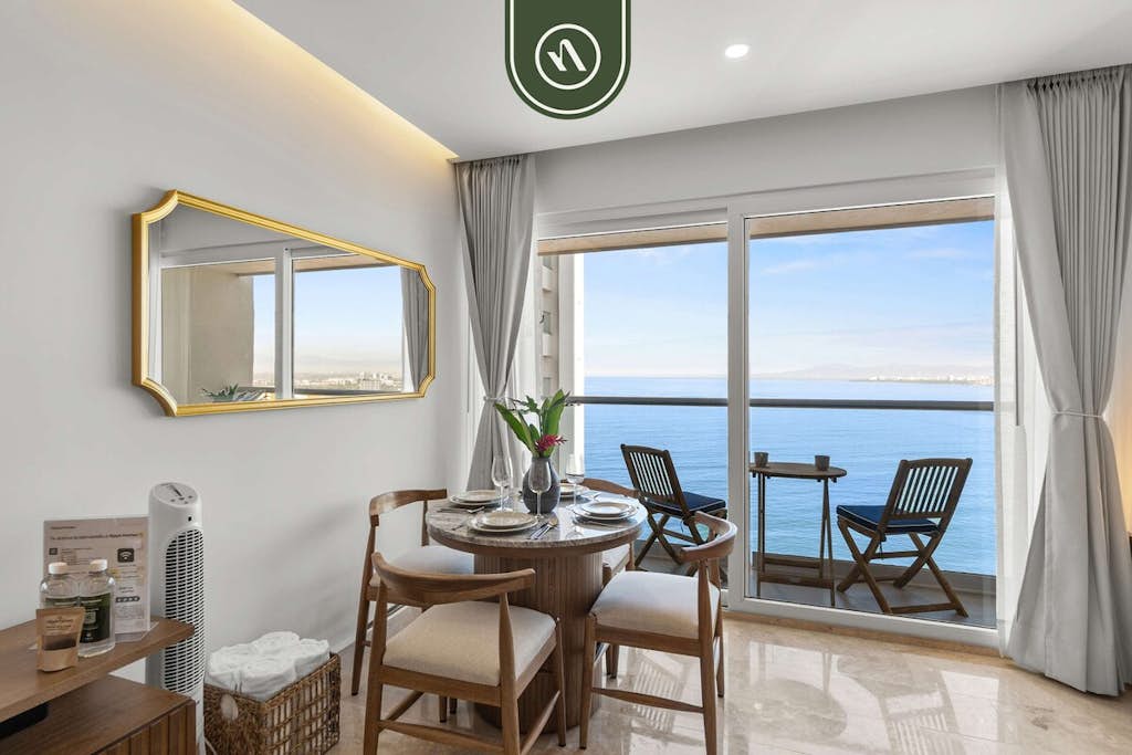 Luxury Studio with Oceanview - Beach - Pool - GYM