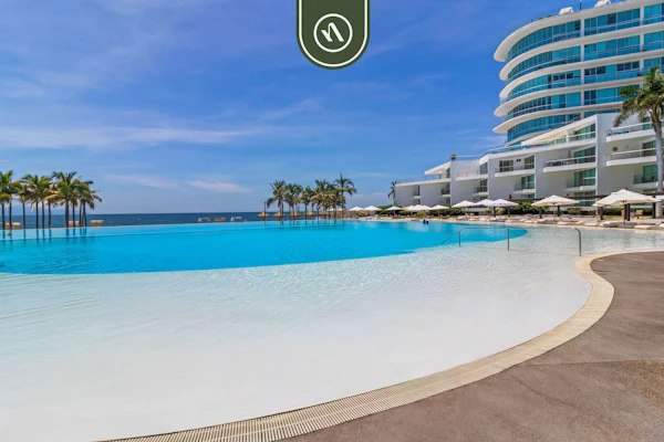 Luxury Aria Ocean 1BR Beachfront - Full Kitchen w/ Dishwasher & Fast Wi-Fi