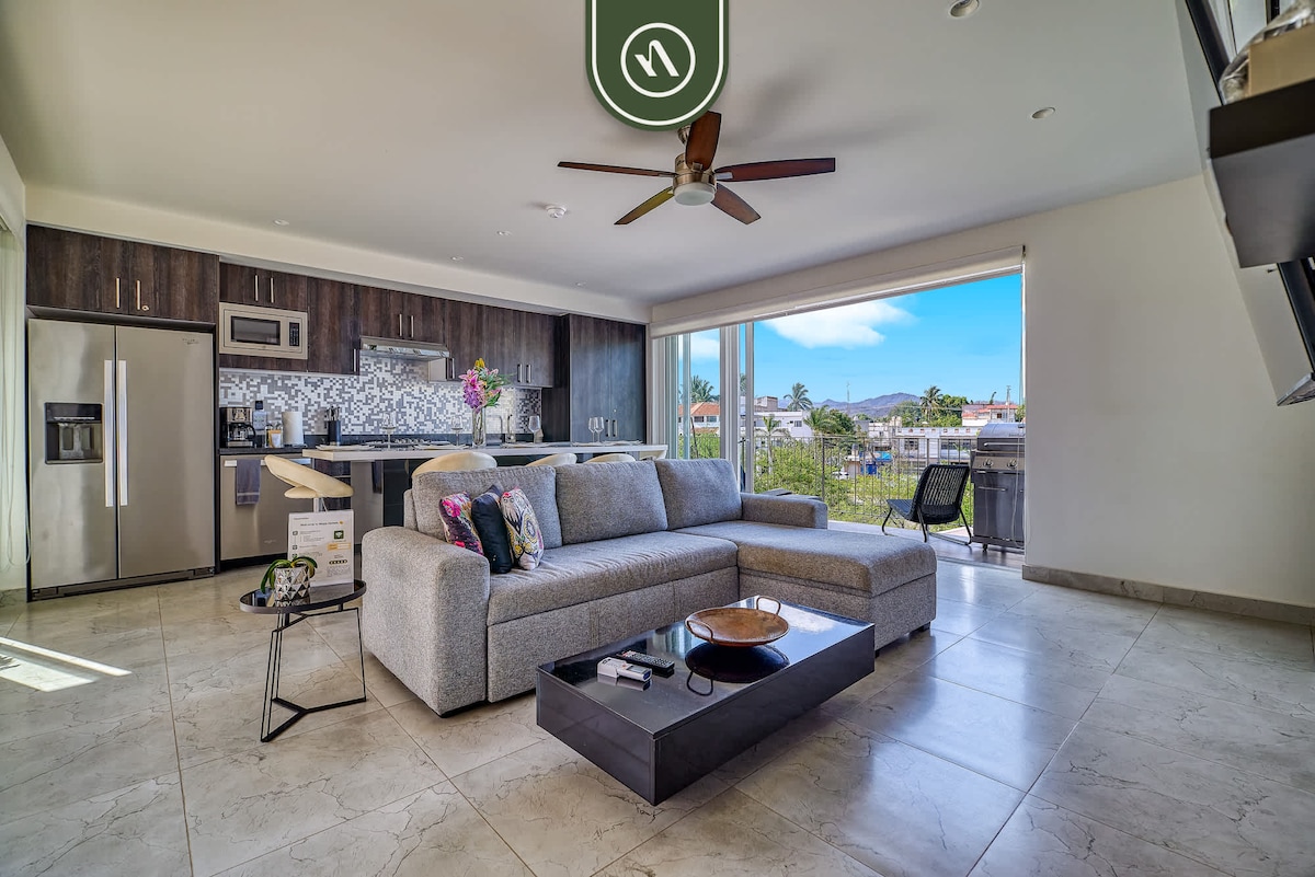 Centric 2BR Condo- Balcony - Rooftop Pool