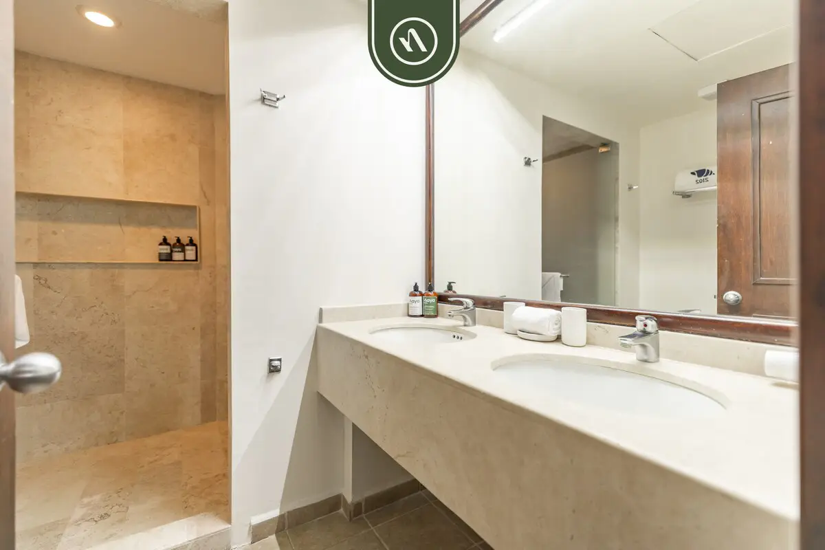 Krystal Grand NV 2102