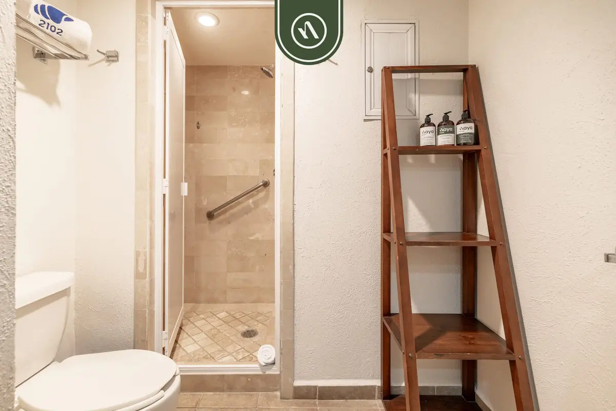 Krystal Grand NV 2102