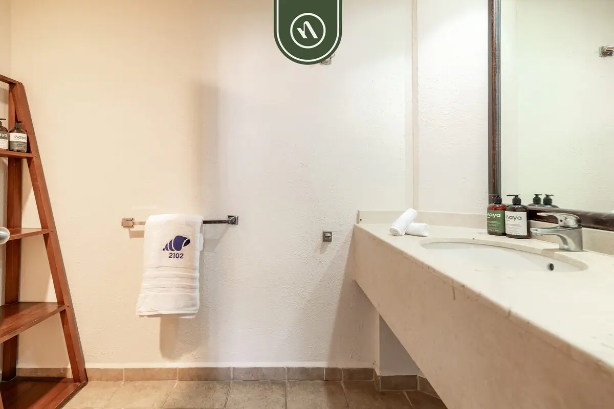 Krystal Grand NV 2102