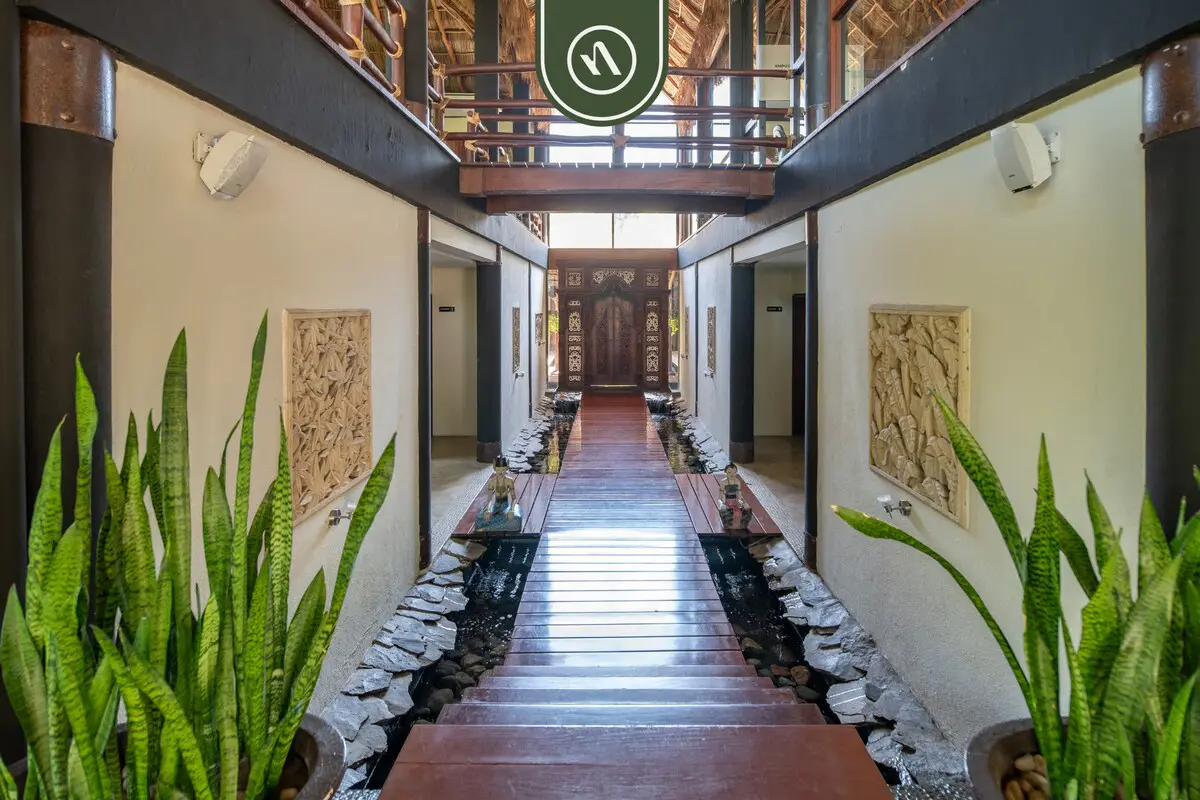 Krystal Grand NV 2102