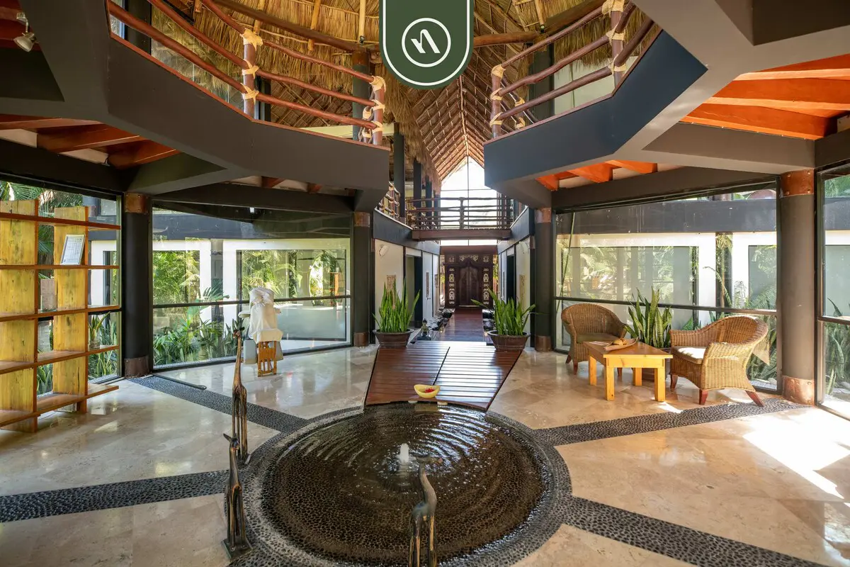 Krystal Grand NV 2102