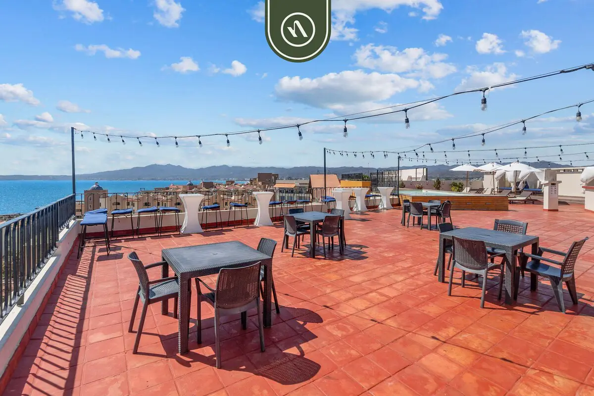 Krystal Grand NV 2102