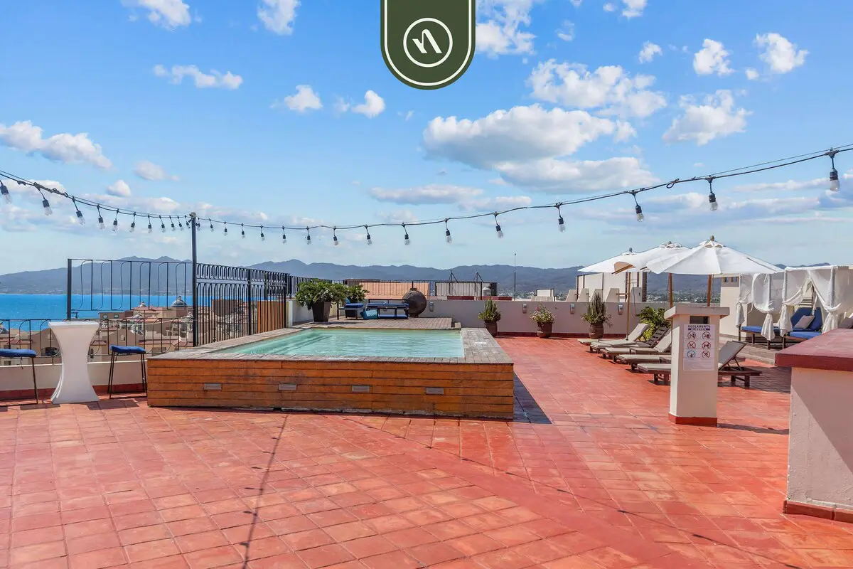 Krystal Grand NV 2102