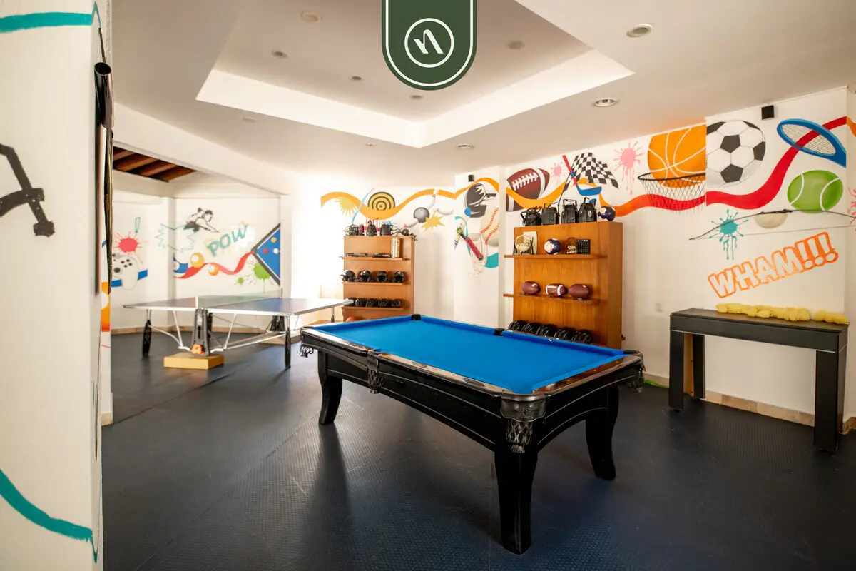 Krystal Grand NV 2102