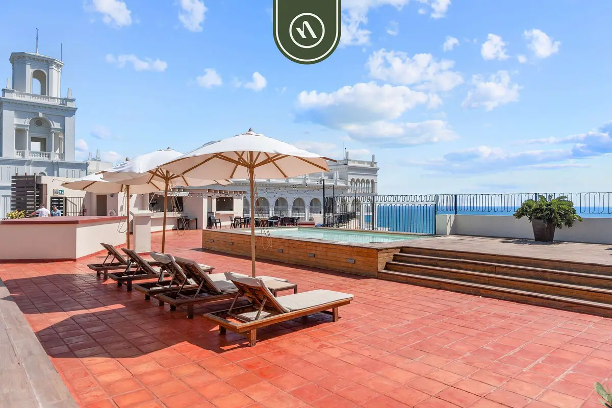 Krystal Grand NV 2102