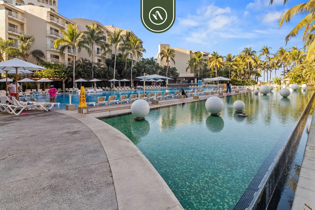 Krystal Grand NV 2102