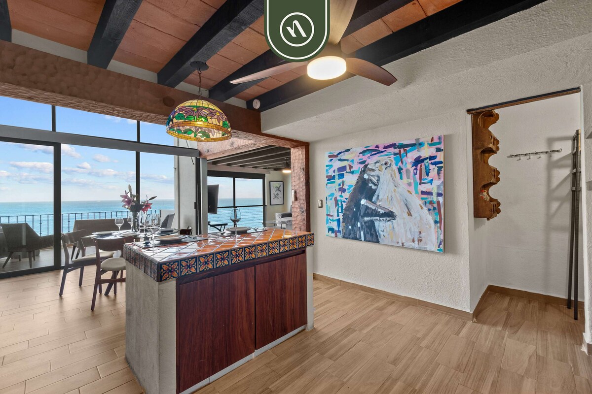 Oceanfront 2 BR Condo with Spectacular View - Pool