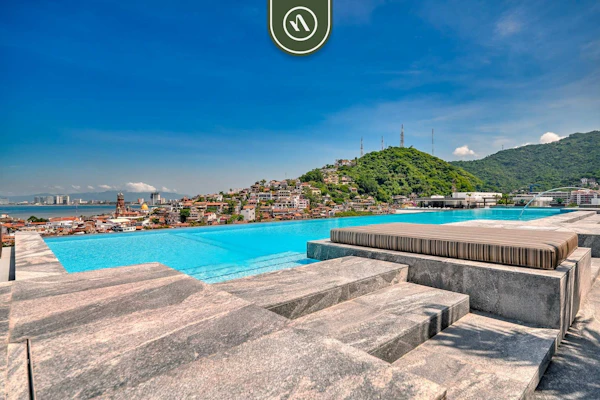 Amazing 1 BR Condo with Terrace - Rooftop Pool