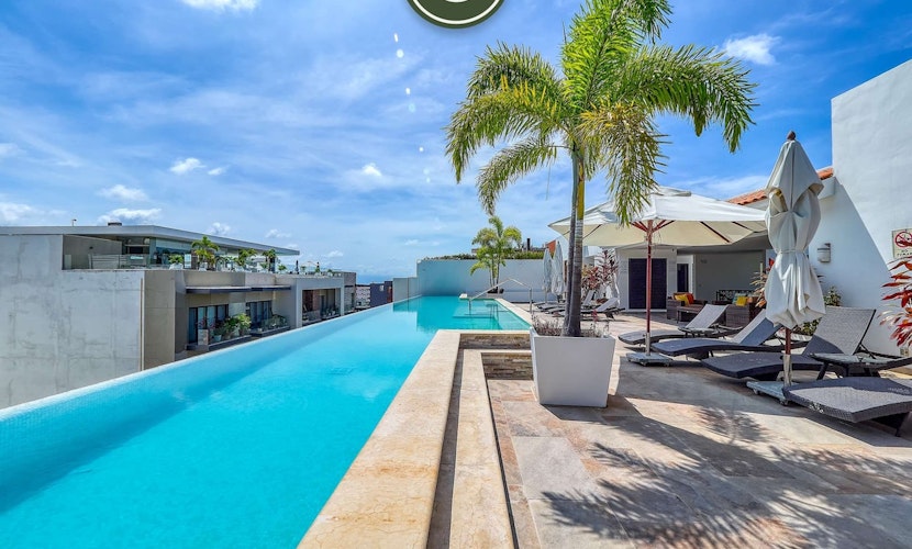 Luxury 2BR Condo in Romatic Zone - Rooftop Pool