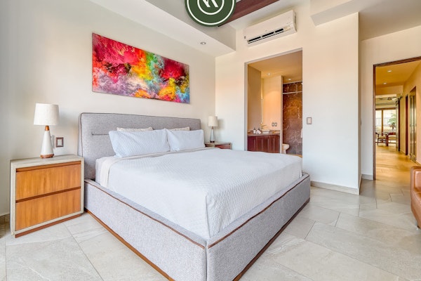 Luxury 2BR Condo in Romatic Zone - Rooftop Pool