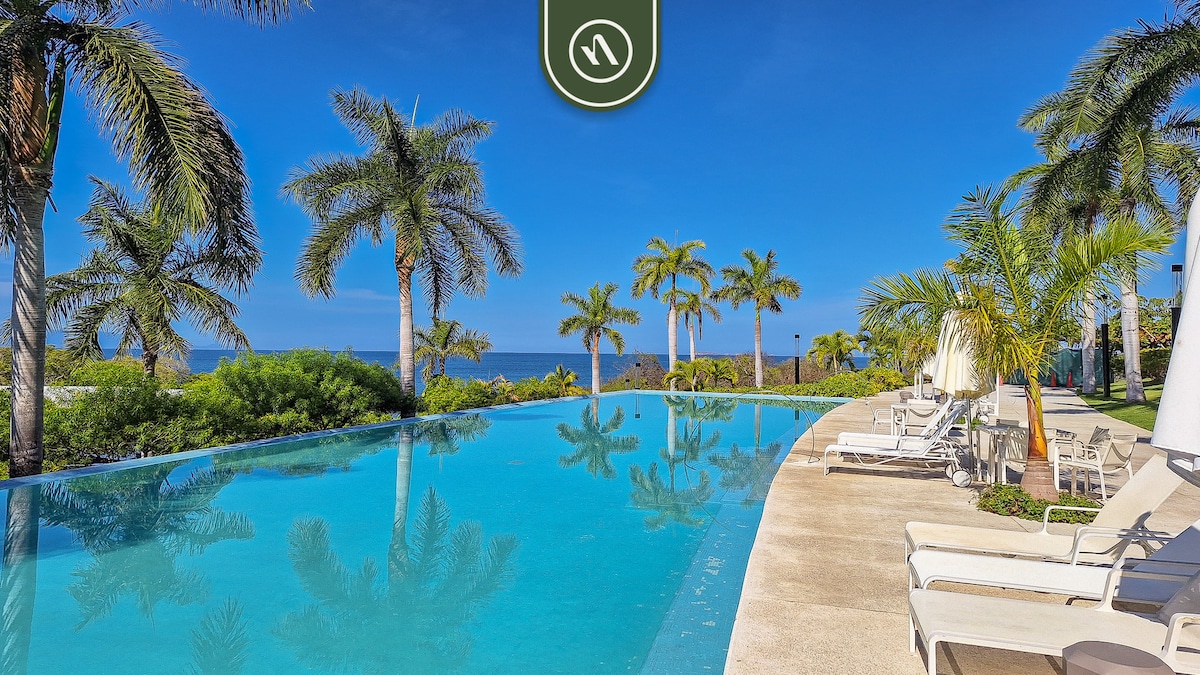 Stunning Condo - Oceanview Terrace - Private Beach