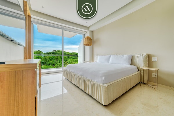 Stunning Condo - Oceanview Terrace - Private Beach