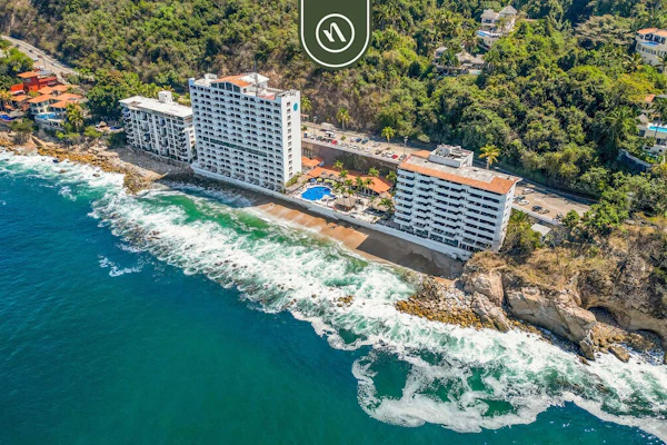 Beachfront studio in Puerto Vallarta w/ pool