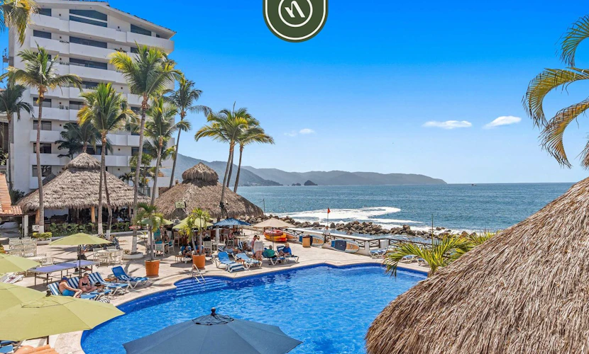 Beachfront studio in Puerto Vallarta w/ pool