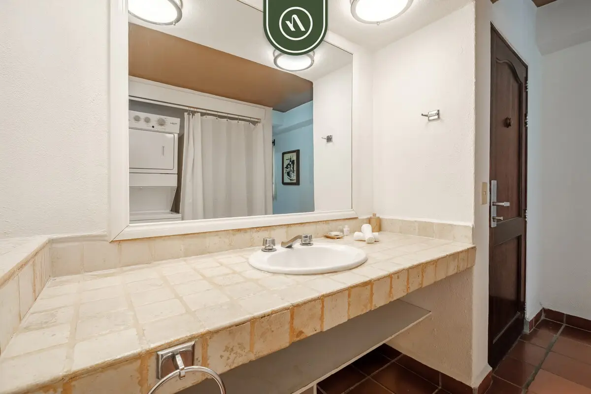 One Beach Street 406