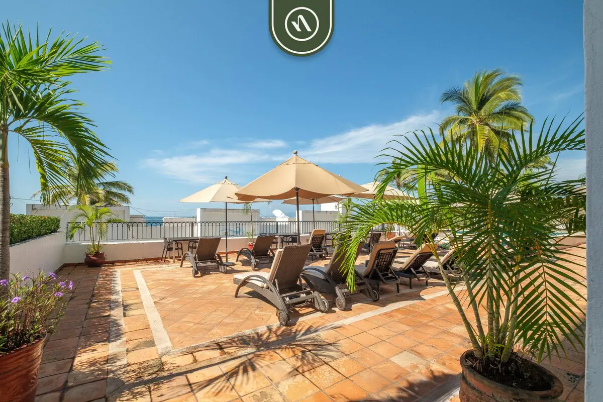 One Beach Street 406